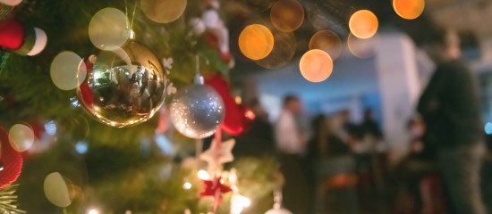 Noël : cadeaux et bons d’achats offerts aux salariés - © Les Echos Publishing 2022