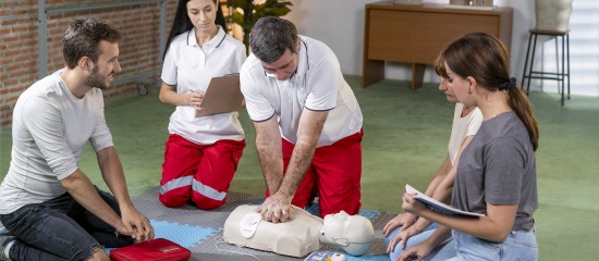 Gestes de premiers secours : une formation pour les salariés - © Les Echos Publishing 2022